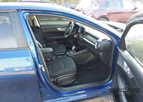 2024 Kia Forte Lxs z USA, uszkodzony, nr VIN 3KPF24AD3RE709118